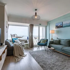  Appartement Wonderful With Frontal Sea View In Westende